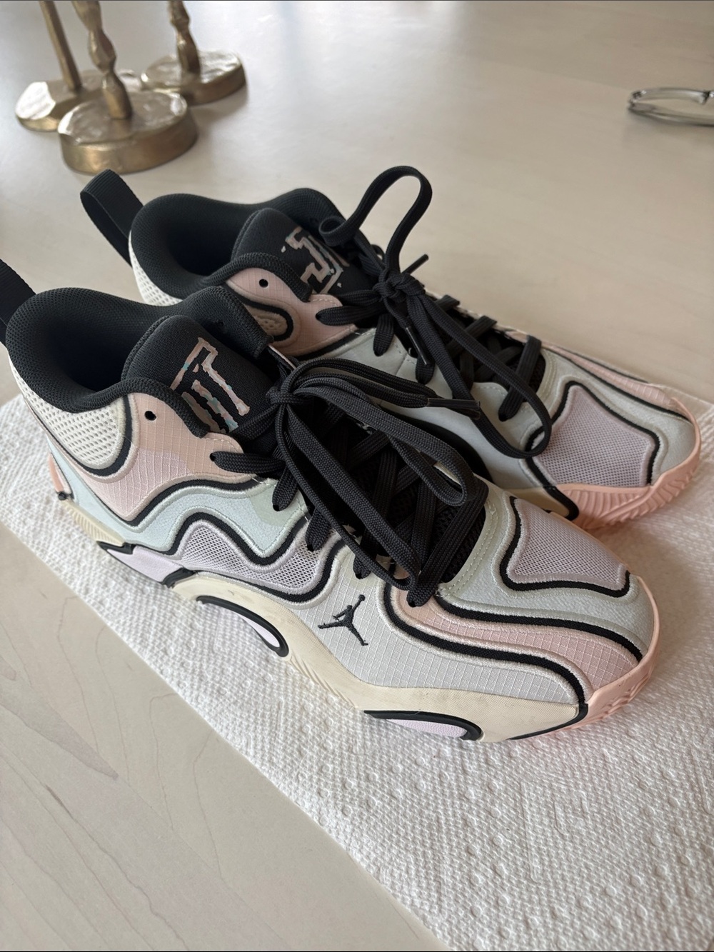 Jordan Mens / women’s Wave Runner Sneakers in Pink, White & Black
